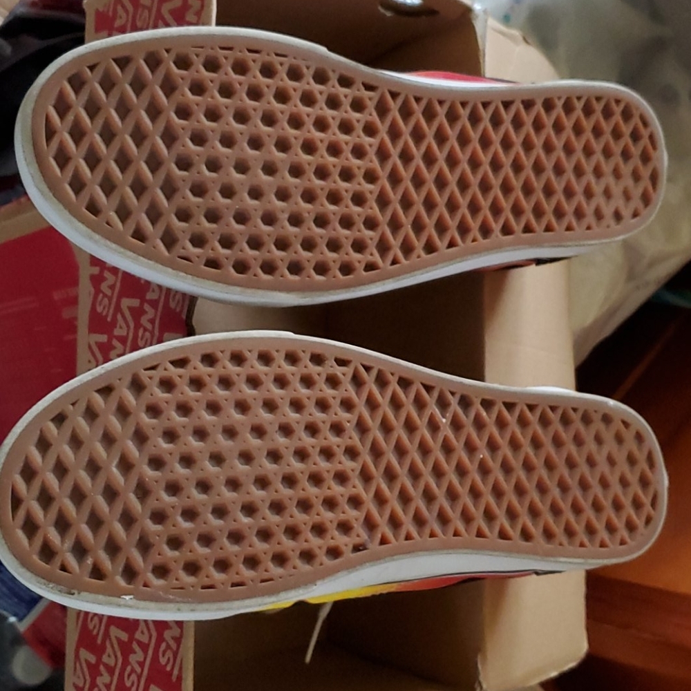 Vans - Picture 3 of 4